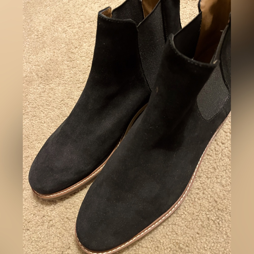 New Steve Madden Chukka Boots - Suede